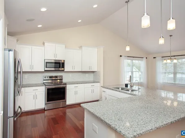 2154 Thomas Jefferson Pkwy, Charlottesville, VA 22902