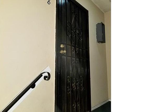 5th image of 499 Rose Ave APT 8