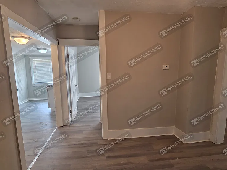 7210 Rivard Ave — Photo 9