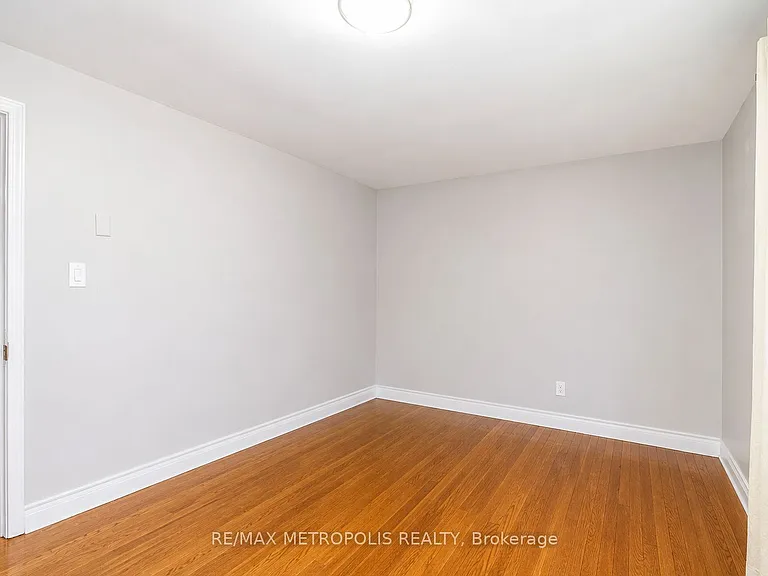 1098 Cedar St — Photo 18
