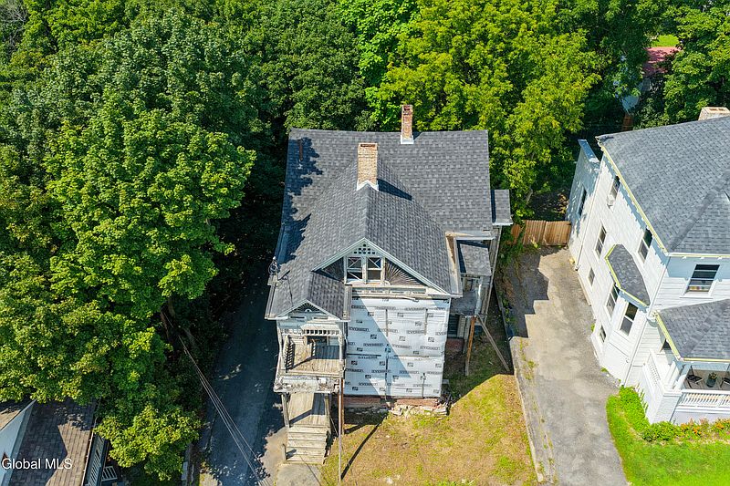 2nd image of 11 Summit Avenue