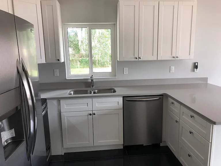 700 N Lime Ave — Photo 8