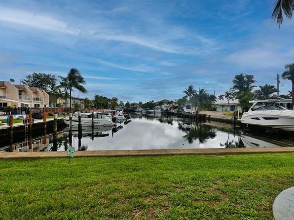 361 SE 19th Ave APT 19