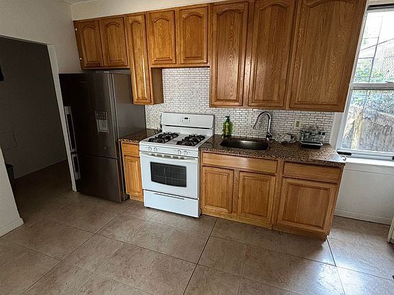 2nd image of 573 Avenue E APT 3