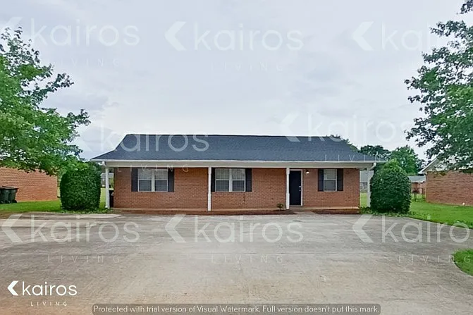 320 Deerpark Dr — Photo 1