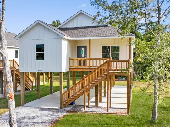 5114 Oak St, Bay Saint Louis, MS 39520