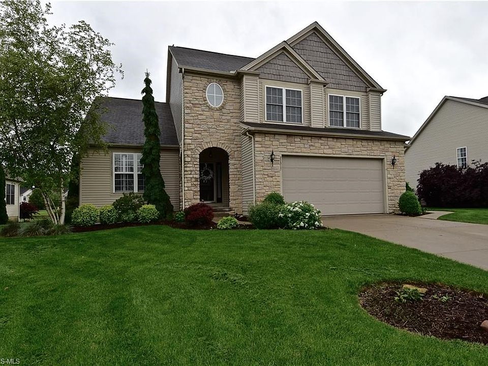 1st image of 27313 Maurer Dr