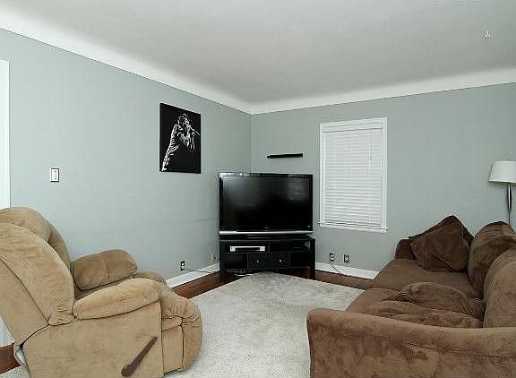 2nd image of 1627 Maywood St