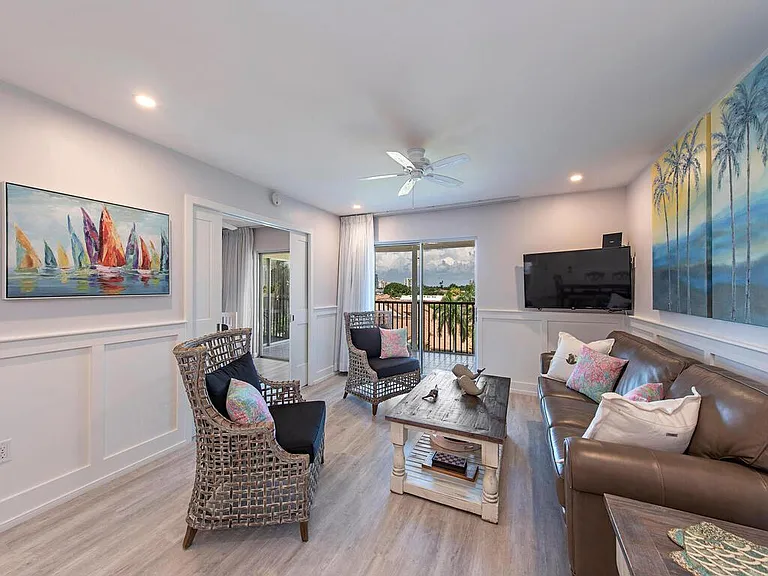 555 Park Shore Dr #508 — Photo 5