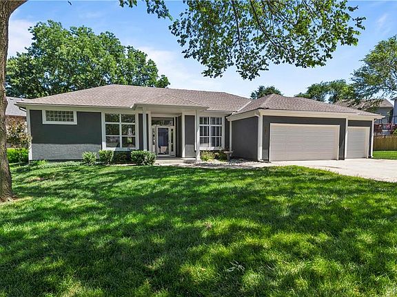 2nd image of 7729 Brook Ln