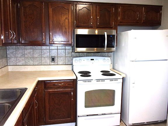 5th image of 589 Cedarvilla Dr