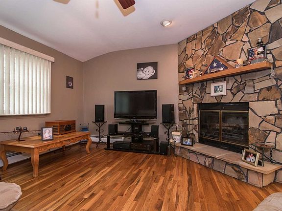 2nd image of 44 Tupper Ave