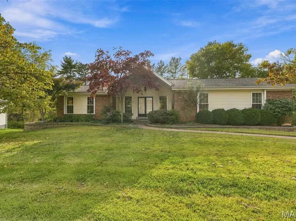 1709 Howehill Ct, Chesterfield, MO 63017