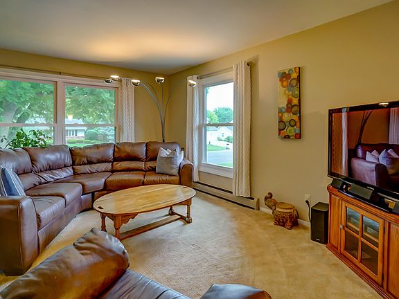 2nd image of 5711 Pembroke Dr