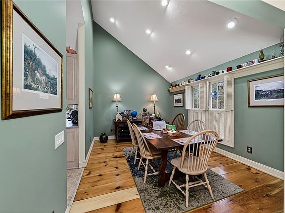 4th image of 10887 Copp Hill Rd