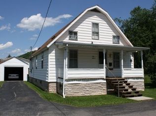 111 6th St, Rupert, WV 25984