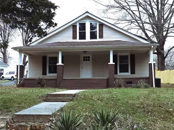 815 Circle Dr, Eden, NC 27288