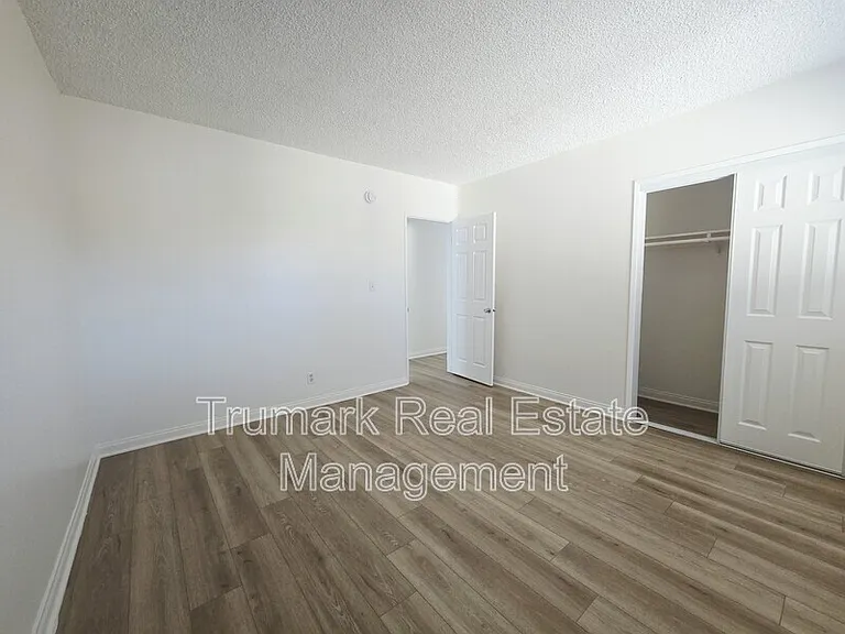 210 W Tujunga Ave #5 — Photo 8