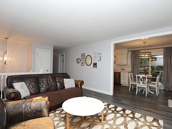 4th image of 1720 Redstock Ave