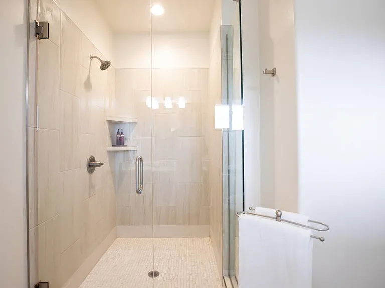 N 2020 W — Photo 21