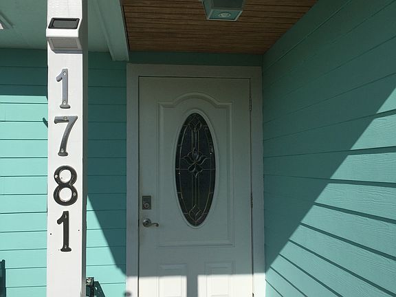3rd image of 1781 SW Morelia Ln
