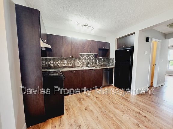 3rd image of 10480 28a Ave NW