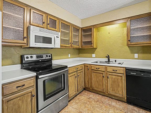 4th image of 4648 Birchbend Ln