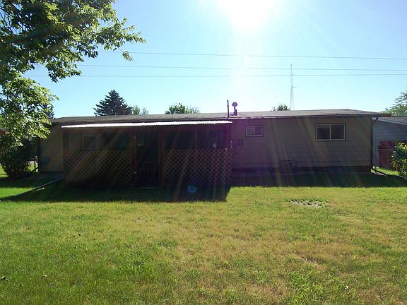 4th image of 410 22nd Ave S
