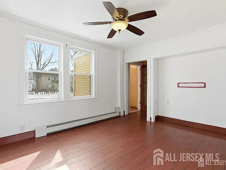 25 Langley Pl — Photo 8