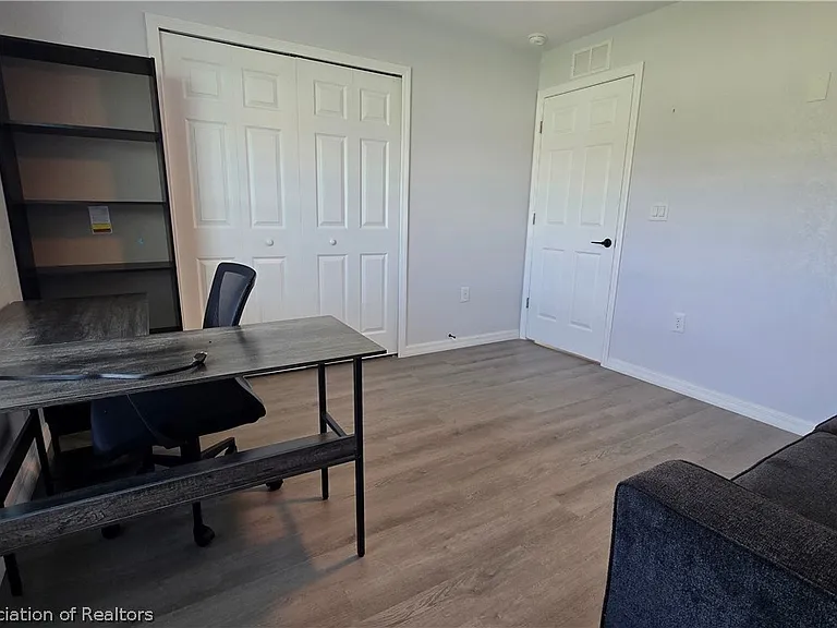 1870 N Zenith Rd — Photo 28