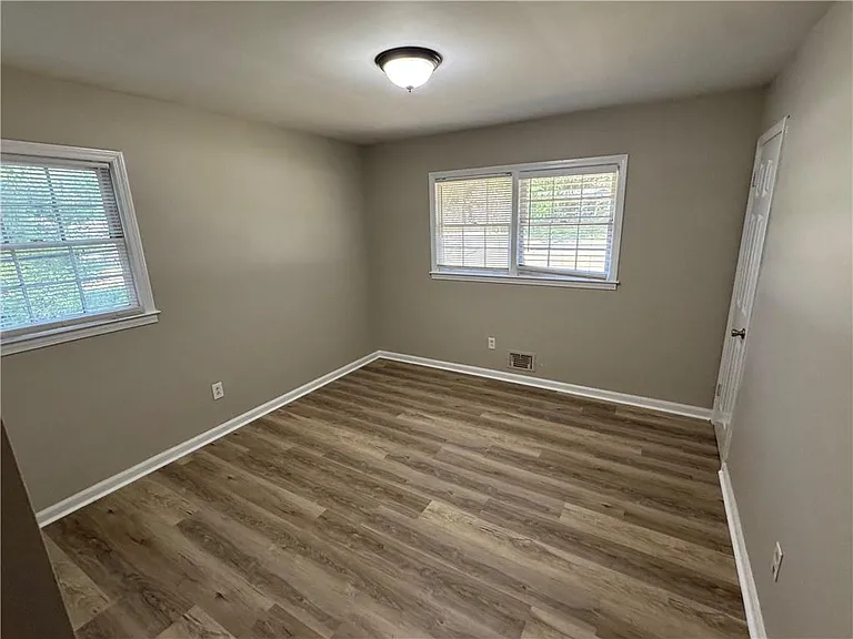 5594 Laurel Ln NW — Photo 24