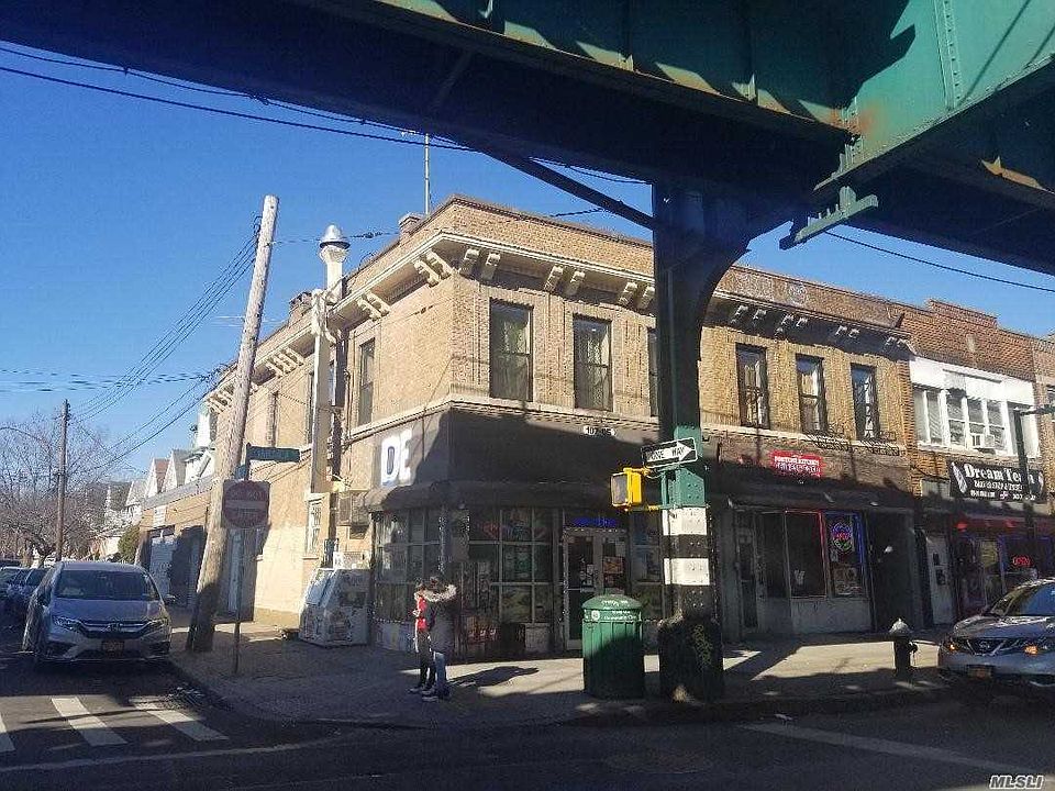 2nd image of 10705 Jamaica Ave