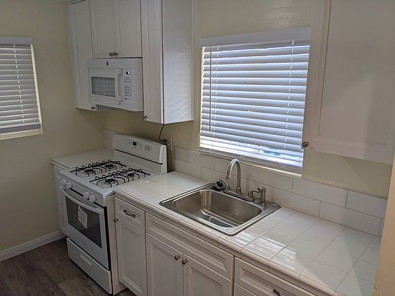 4th image of 2875 Broadway #5