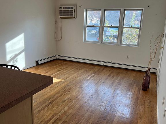 3rd image of 13125 11th Ave Floor 1
