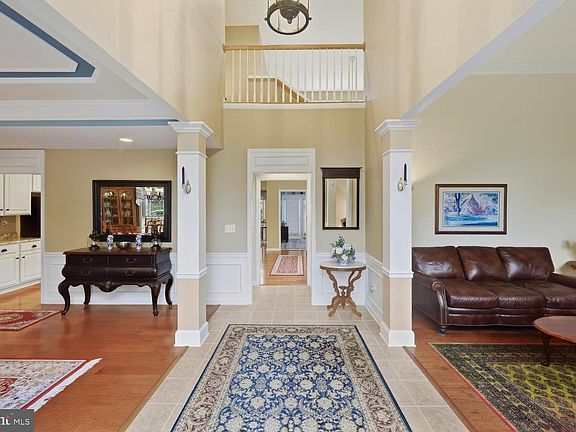 5th image of 29574 Charles Dr