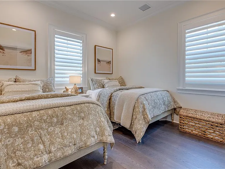 7213 Saona Ct — Photo 12
