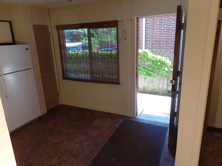 811 S La Grange Rd #C — Photo 6