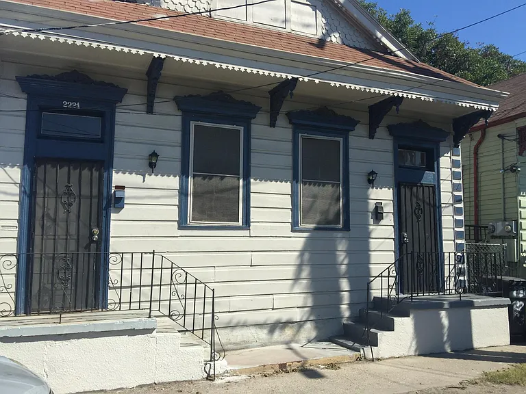 2221 N Prieur St — Photo 47