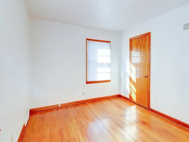 602 S Mattis Ave — Photo 9