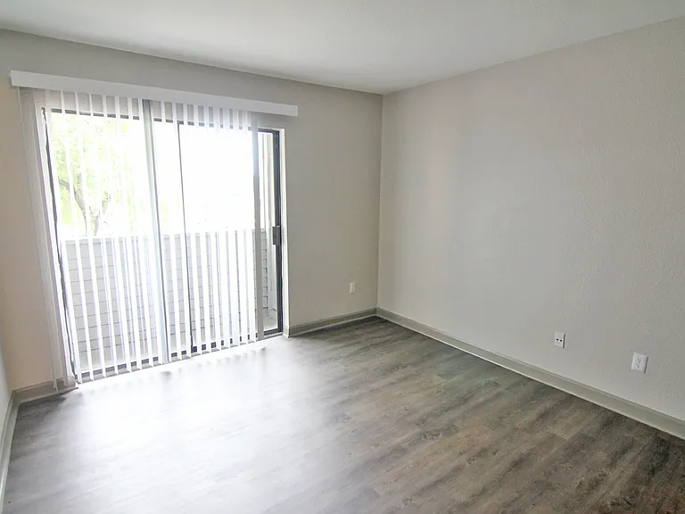 The Burke Apartments — Photo 57