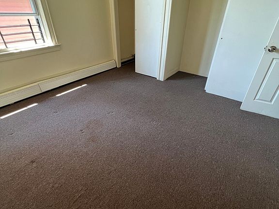 4th image of 2188 Richmond Ter Floor 2