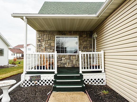 5th image of 682 Wyndemere Dr