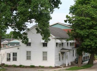 315 North Ave, Scales Mound, IL 61075