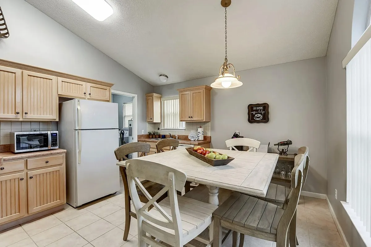 Building Photo - 11815 Seashore Ln