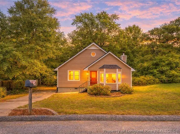 110 Bruce Ln, Spring Lake, NC 28390