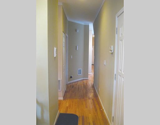 4th image of 1067 N Hermitage Ave #2