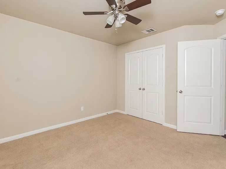 3505 Castleton Dr — Photo 15