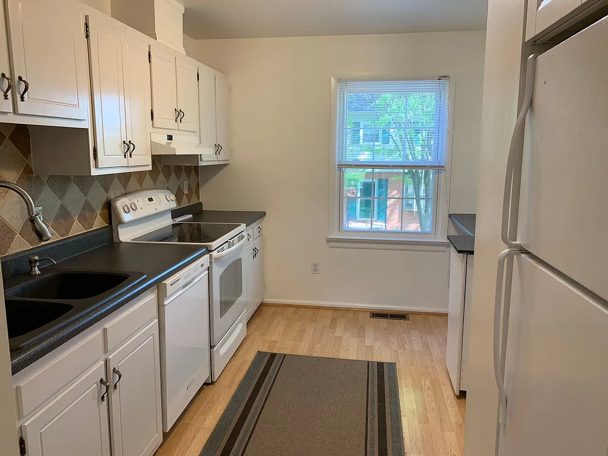 Building Photo - 114 Southampton Ct #1