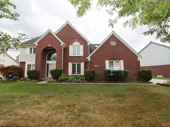 1353 Crowndale Ln, Canton, MI 48188