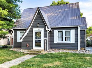 420 Flora Ave, Flora, IL 62839